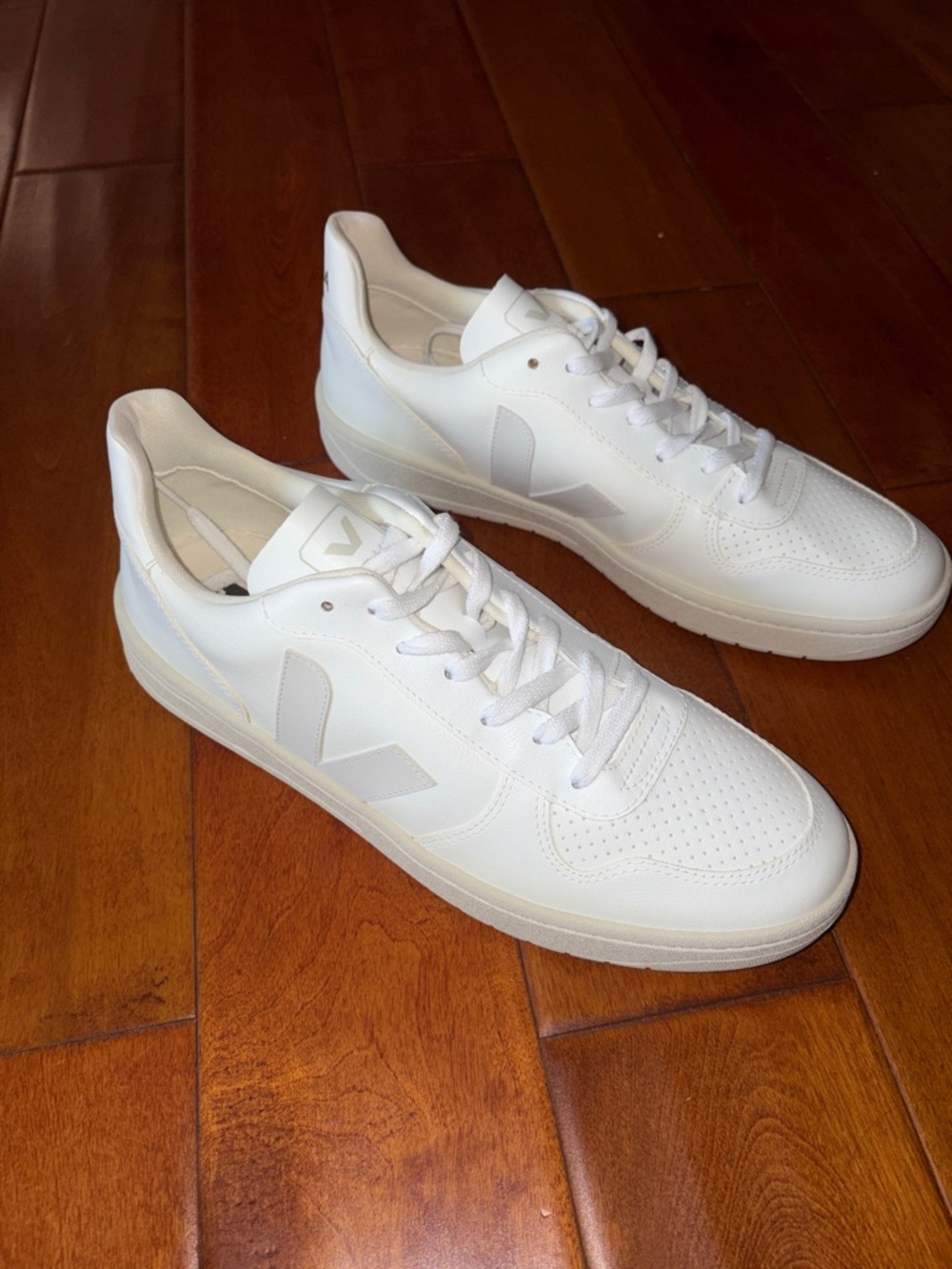 Veja V-12 Men's White Low-Top Leather Sneakers